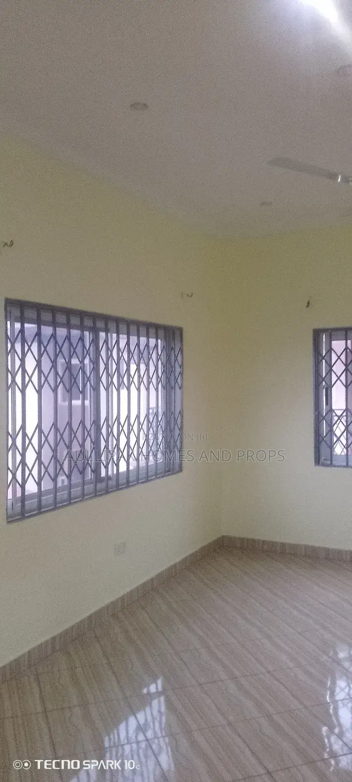 2bdrm Apartment in Lakeside  Comm. 6 for rent