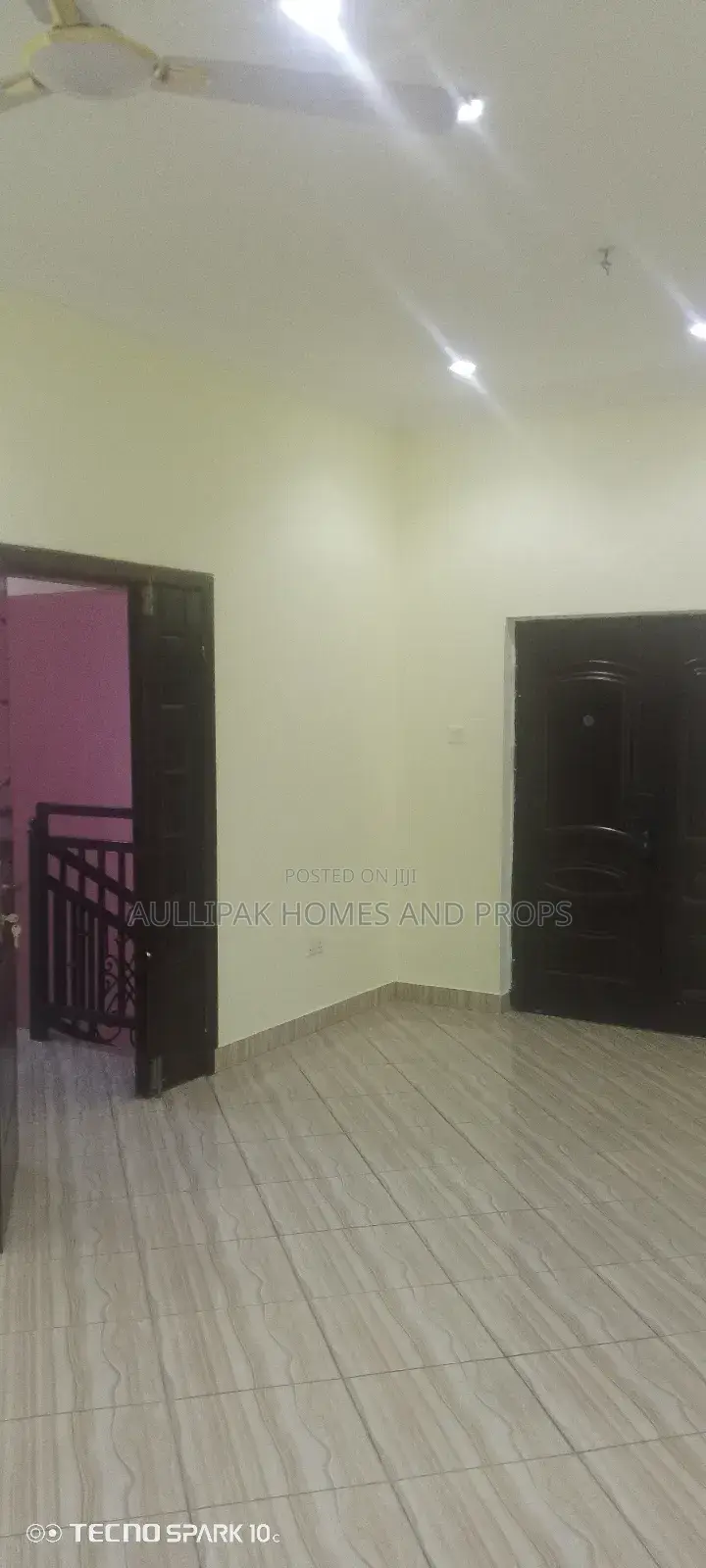 2bdrm Apartment in Lakeside  Comm. 6 for rent