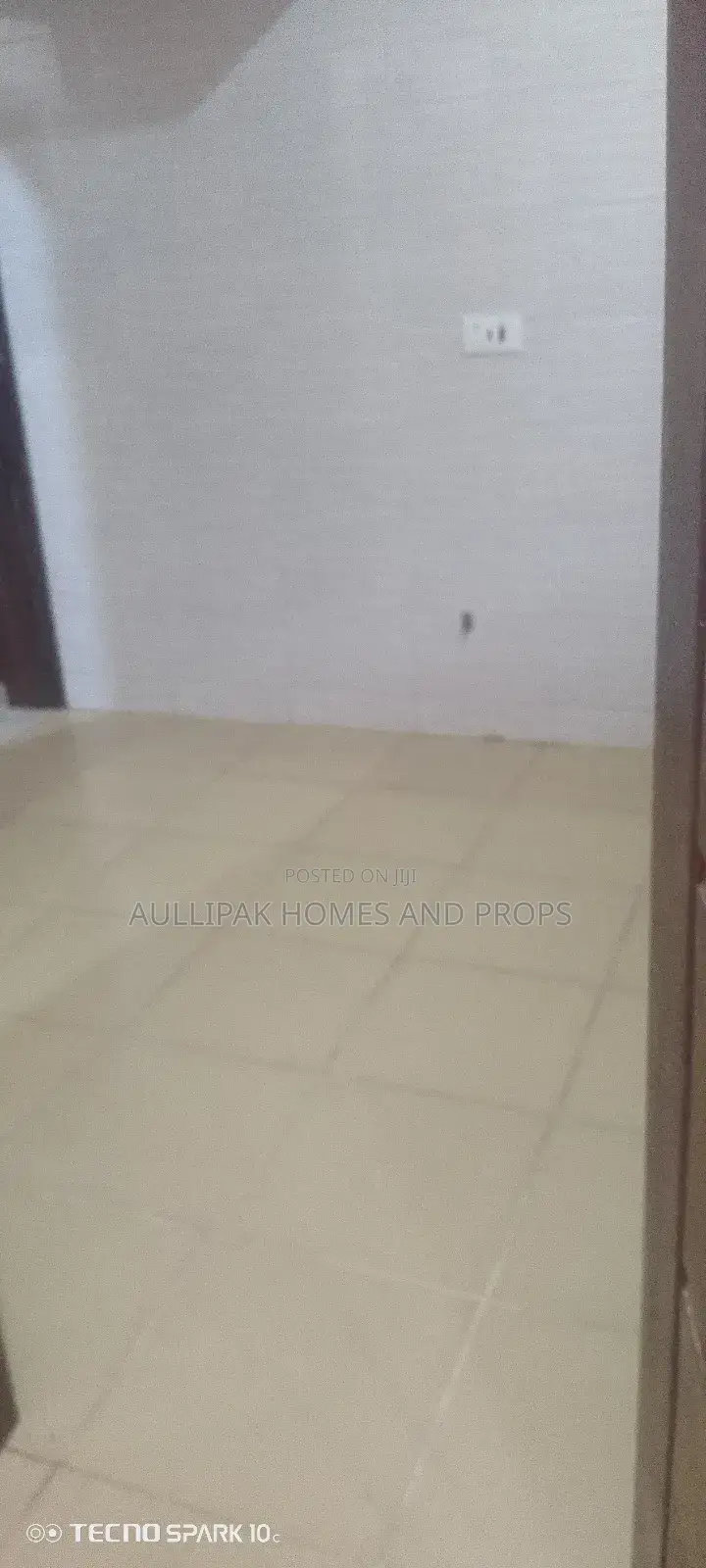 2bdrm Apartment in Lakeside  Comm. 6 for rent