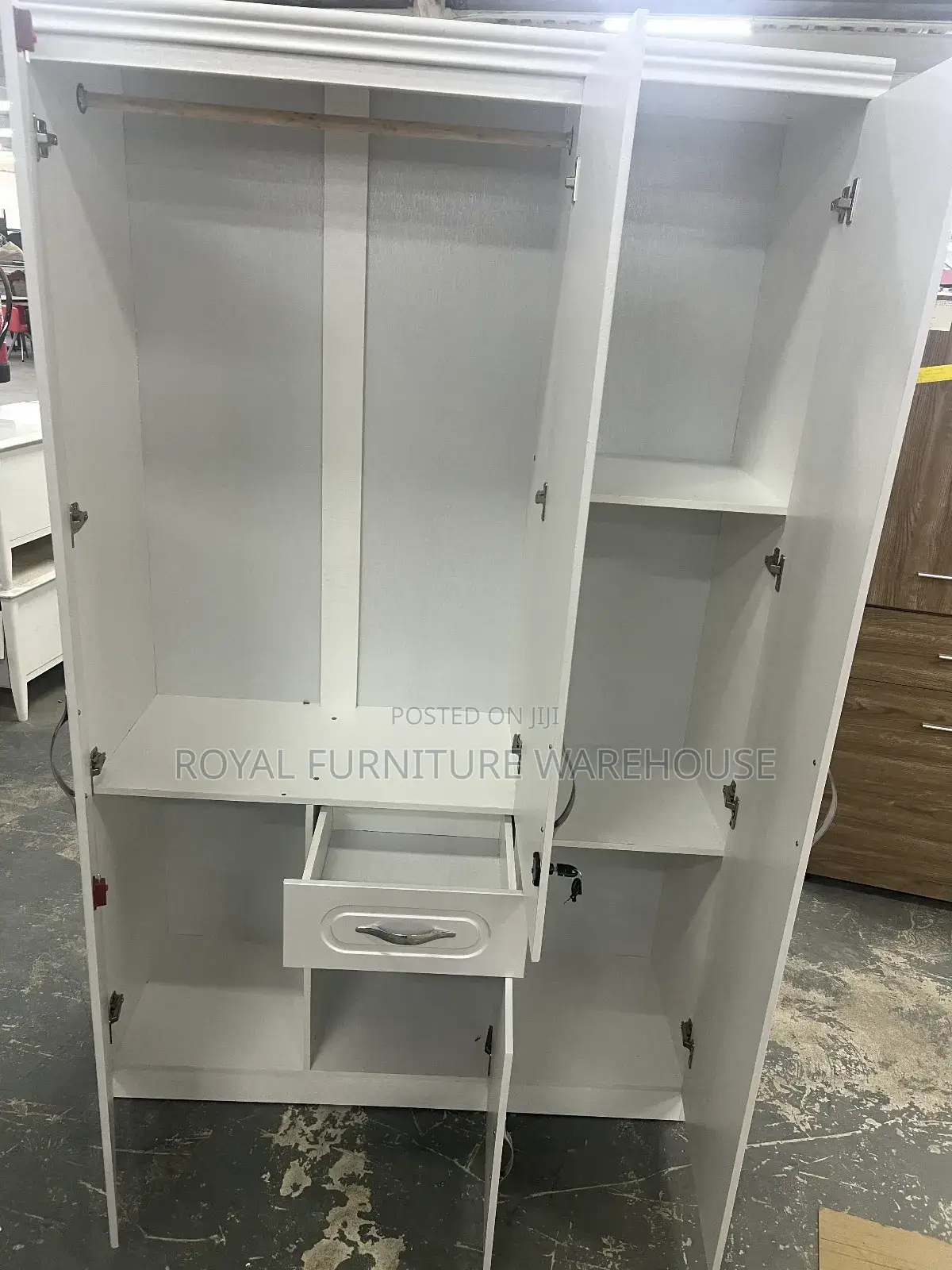 3doors Wooden Wardrobe, Foreign Type.