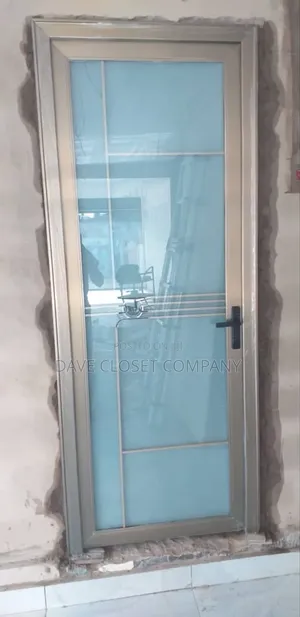 Washroom Glass Doors Available (008)