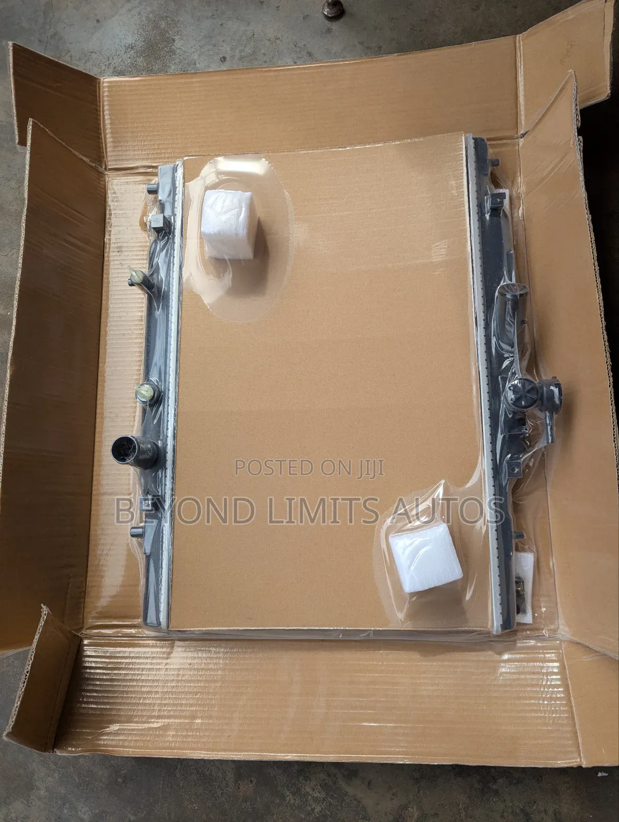 Toyota Yaris 2007,2008,2009,2010,2011 Radiator/ Water Tank
