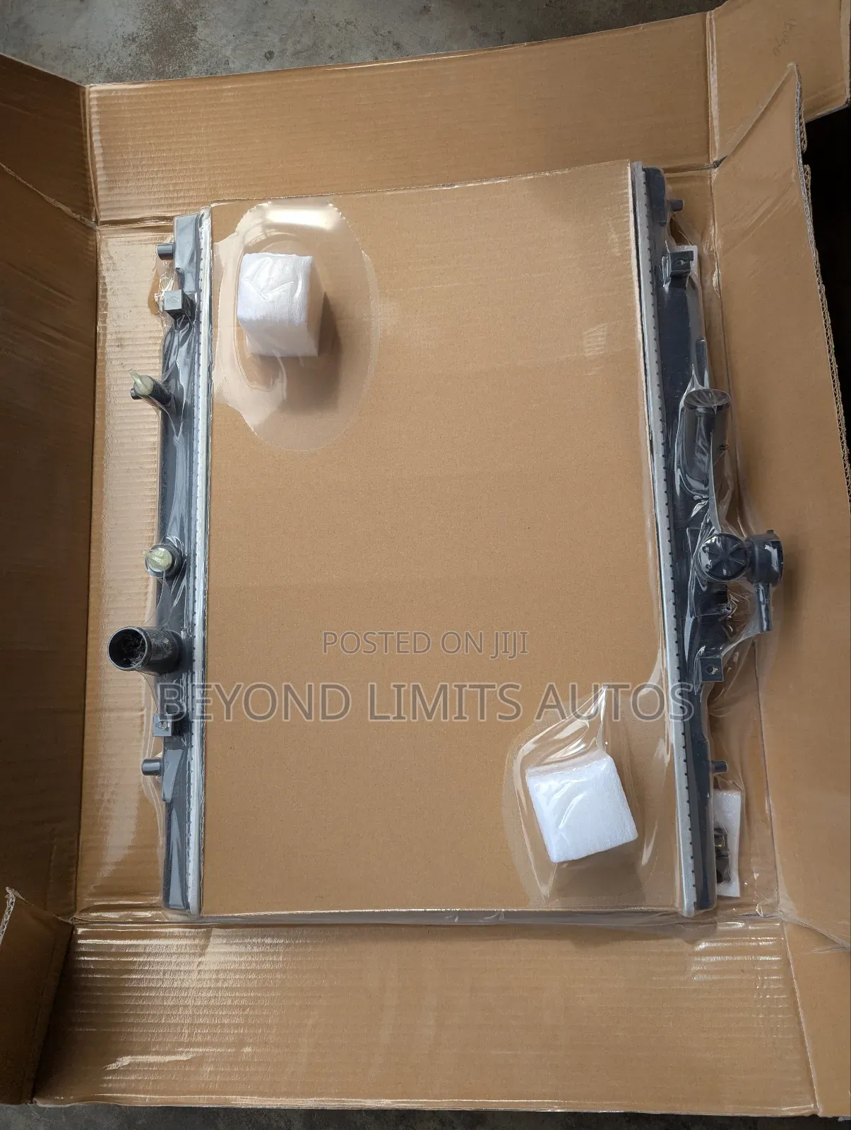 Toyota Vitz 2009,2010,2011 Radiator / Water Tank 3 Plug