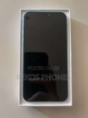 New Apple iPhone 11 128 GB Green