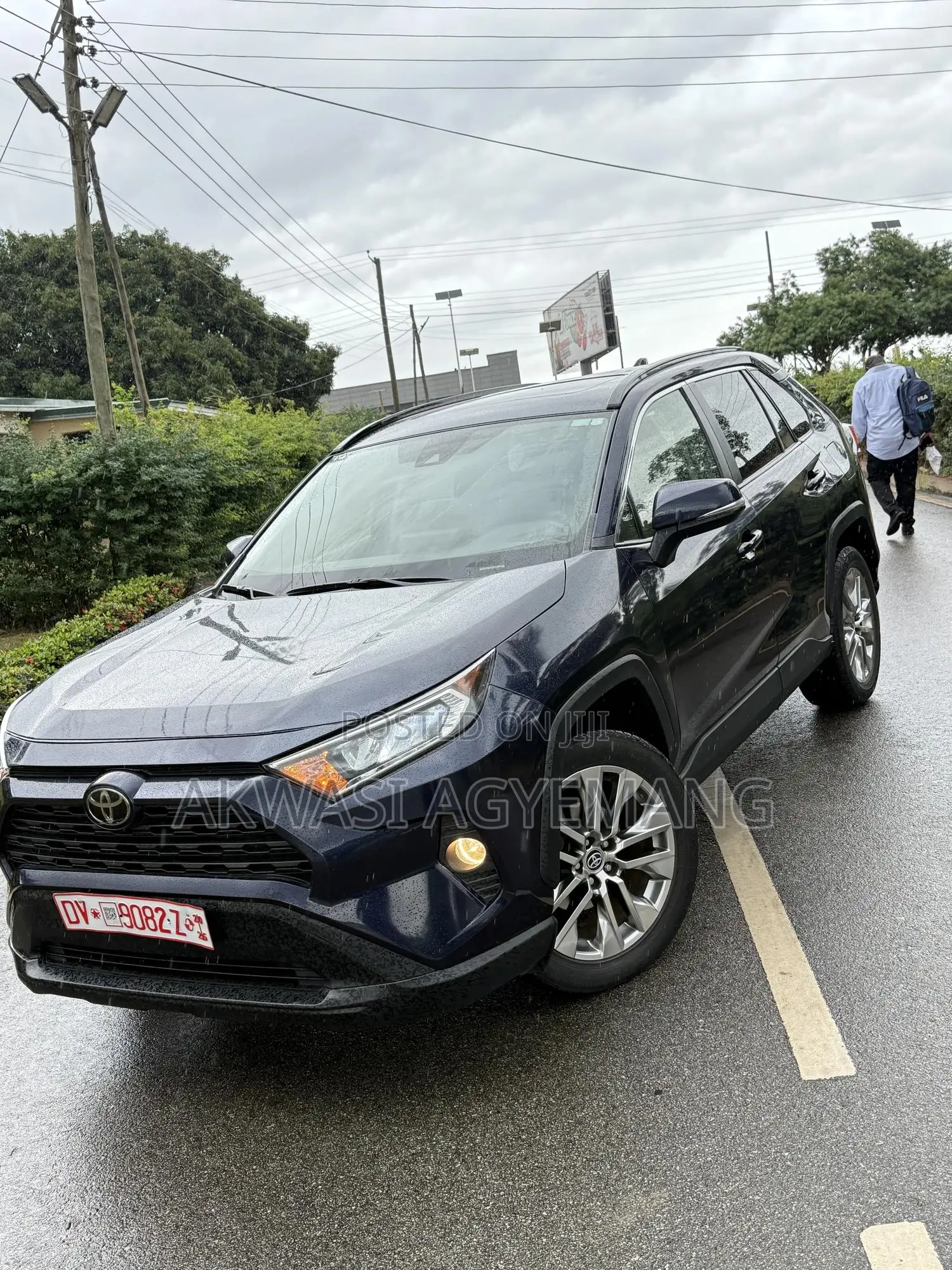 Toyota RAV4 XLE Premium AWD 2020 Blue