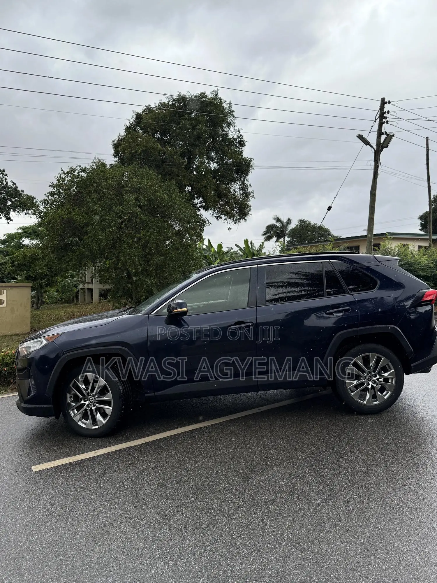 Toyota RAV4 XLE Premium AWD 2020 Blue