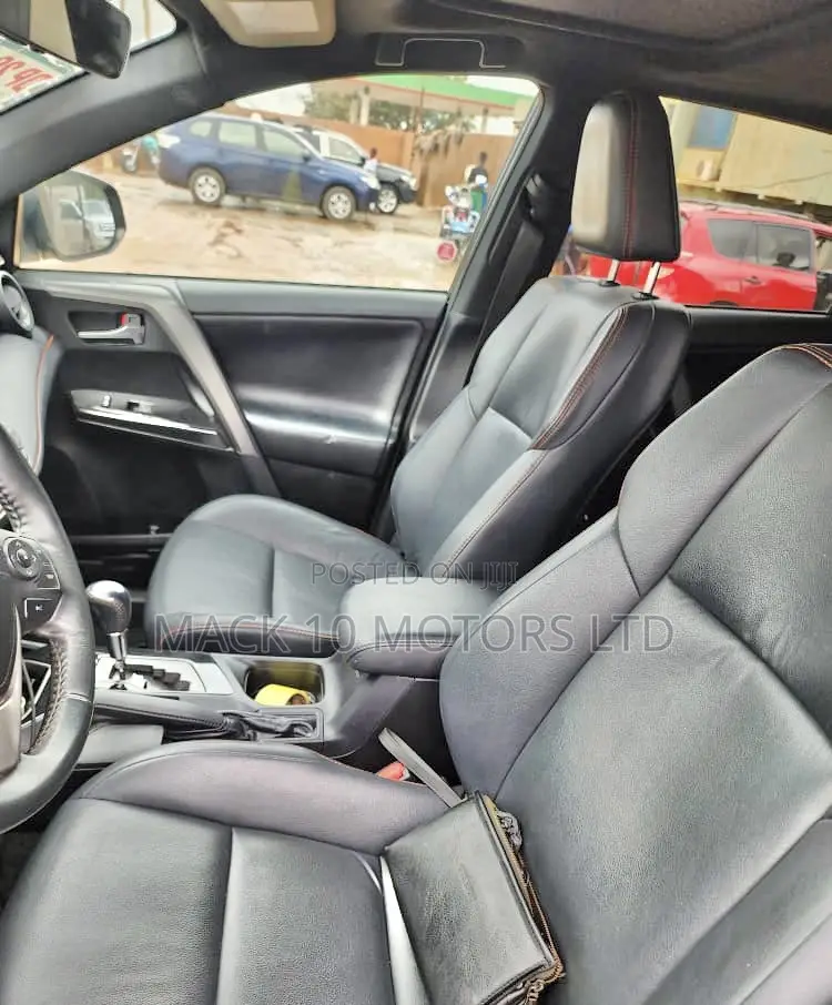 Toyota RAV4 SE 4dr SUV AWD (2.5L 4cyl 6A) 2018 Black