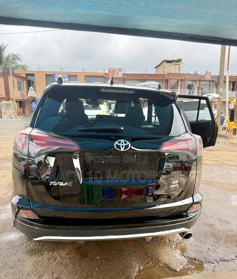 Toyota RAV4 SE 4dr SUV AWD (2.5L 4cyl 6A) 2018 Black