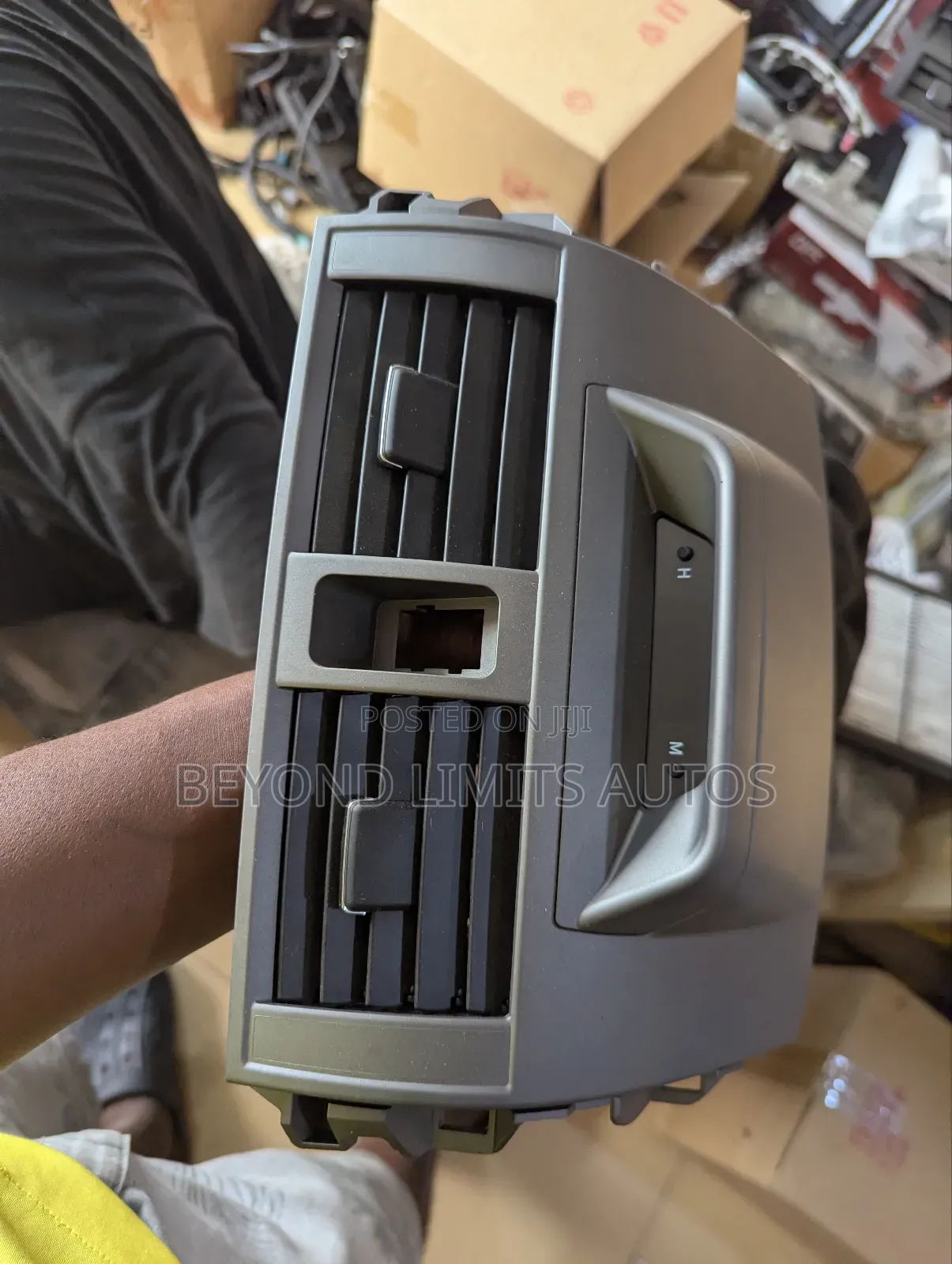 Toyota Corolla 2011,2012,2013 Ac Vent With Clock
