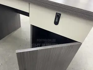 Office Desk (Wooden)