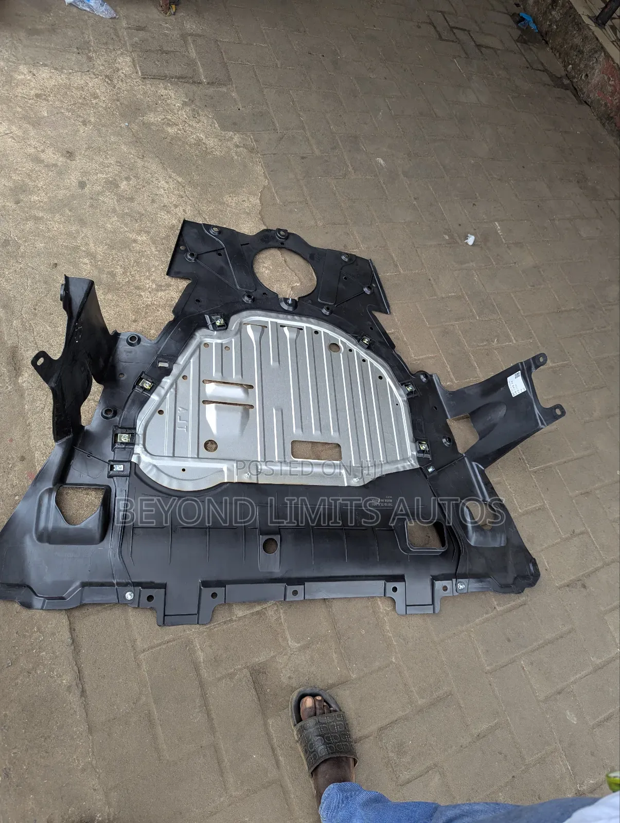 Honda CRV Cr-v 2017,2018,2019,20engine Under Panel Cover/ Dirty Panel