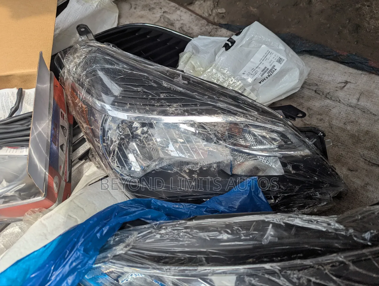 Toyota Yaris/Vitz 2016,2017,2018 Headlight/ Head Light