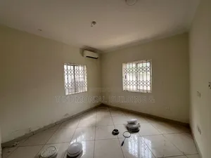 4bdrm House in Testimonial Building, Sakumono for sale