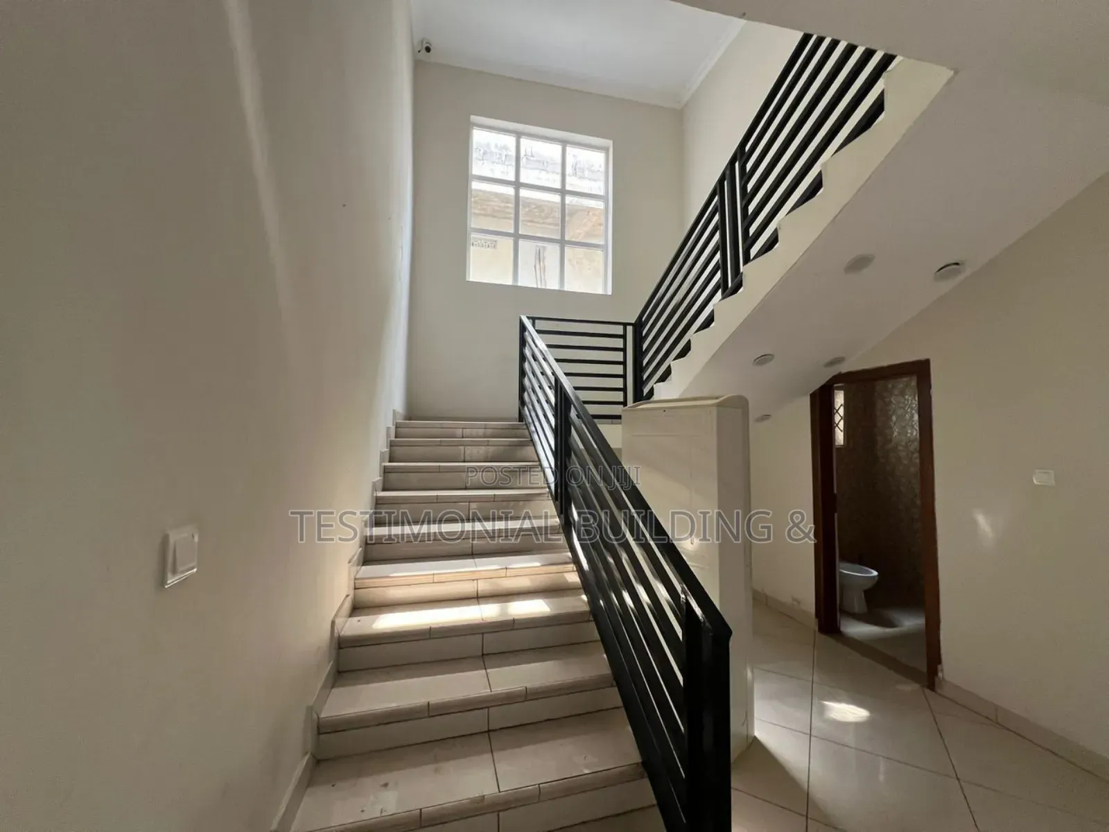4bdrm House in Testimonial Building, Sakumono for sale