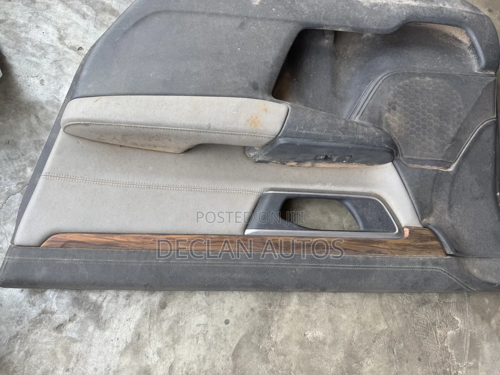 Front Right Door Trim Panel 2017 Honda Cr-v