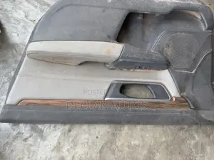 Front Right Door Trim Panel 2017 Honda Cr-v