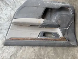 Front Right Door Trim Panel 2017 Honda Cr-v