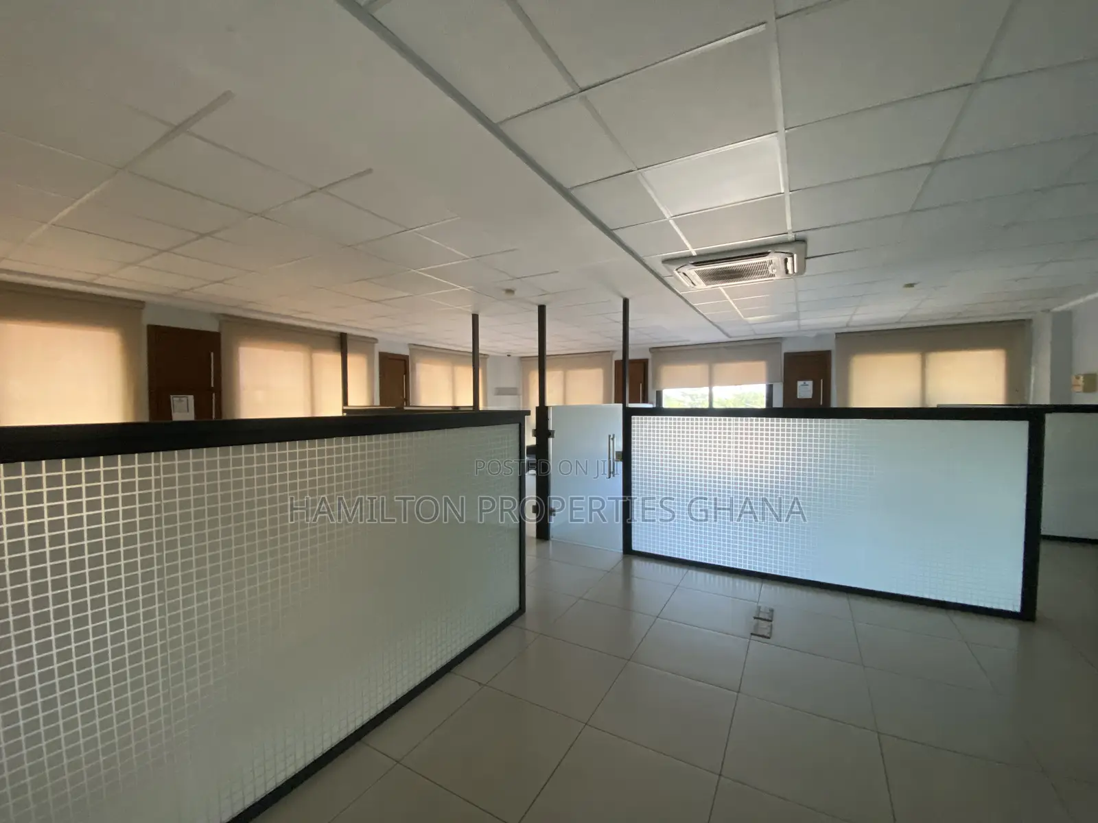 400 M/S Office Complex With Furniture Cabtonments
