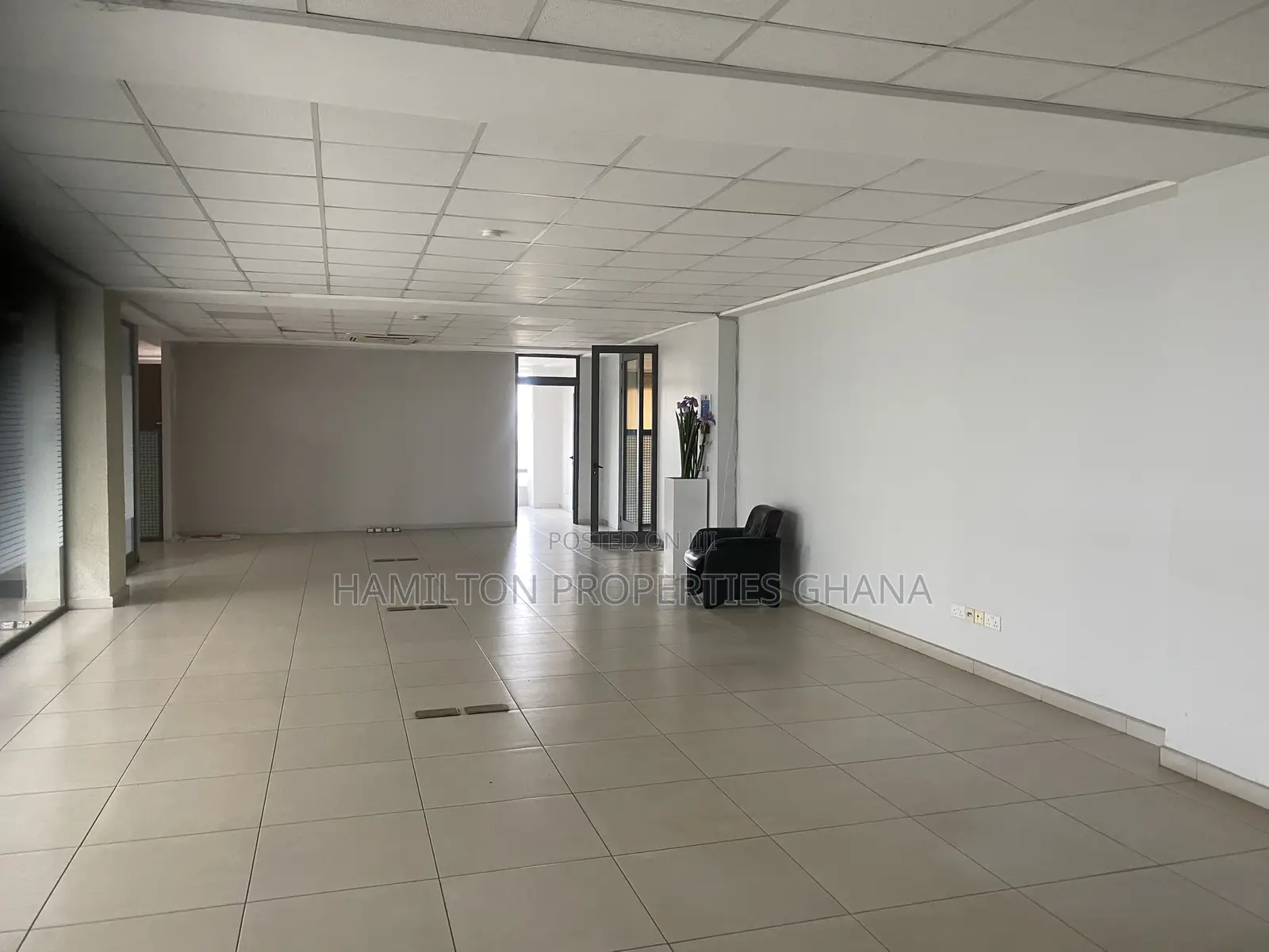 400 M/S Office Complex With Furniture Cabtonments