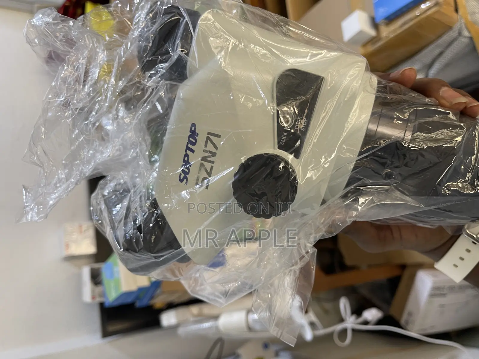 Microscope
