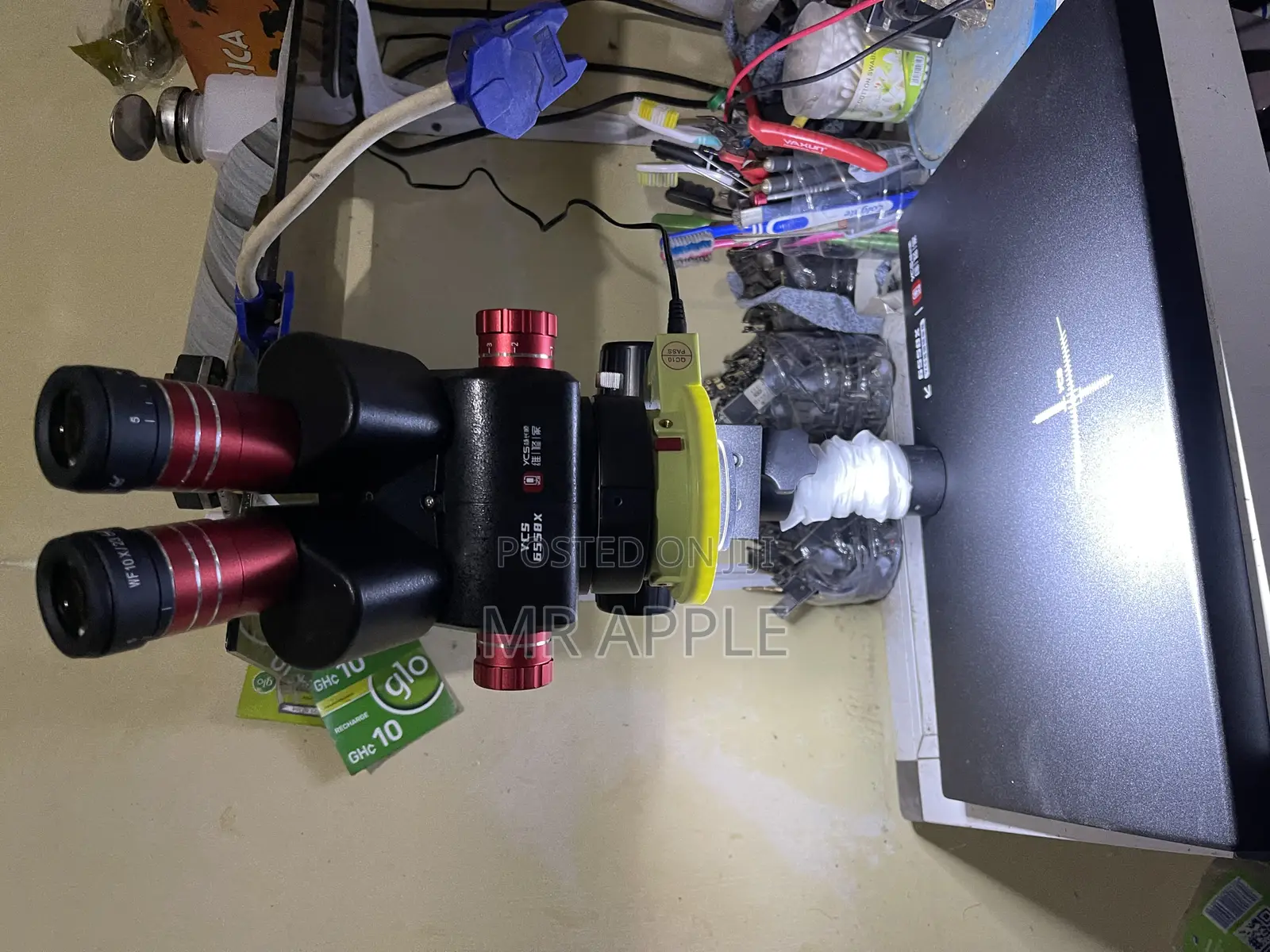 Microscope