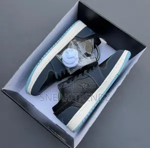 Air Jordan R1 Low Midnight Blue Black N White