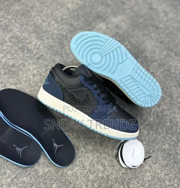 Air Jordan R1 Low Midnight Blue Black N White in Osu Shoes