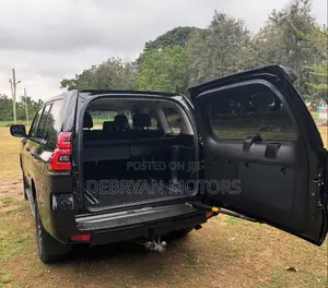 Toyota Land Cruiser Prado 2.8 2022 Black