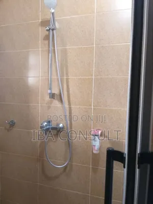8bdrm Apartment in Kwabenya, Accra Metropolitan for sale