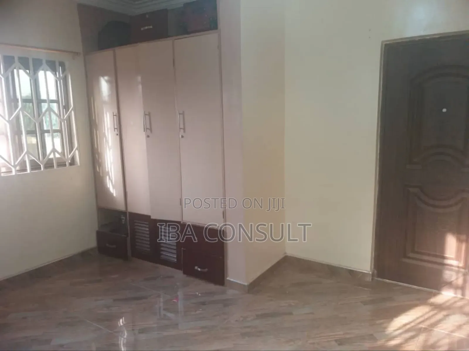 8bdrm Apartment in Kwabenya, Accra Metropolitan for sale