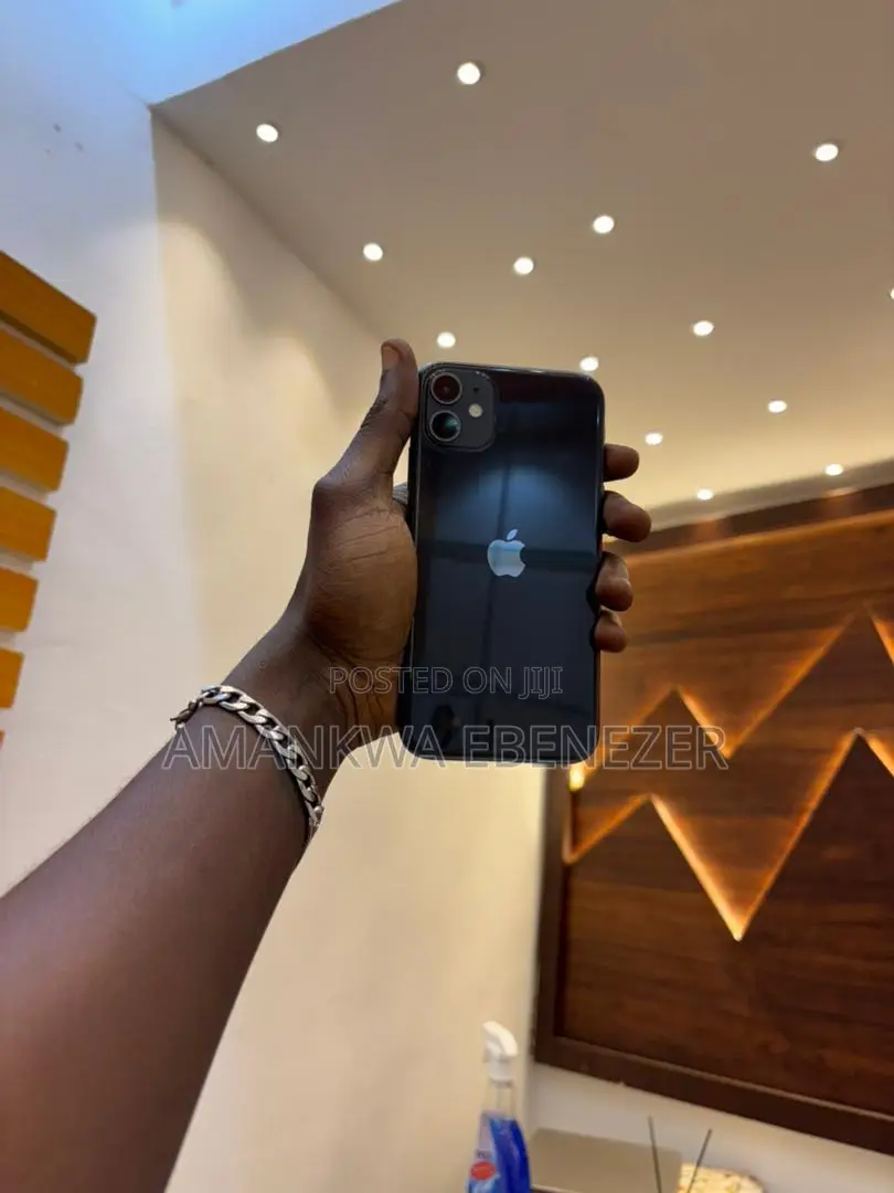 New Apple iPhone 11 64 GB Black
