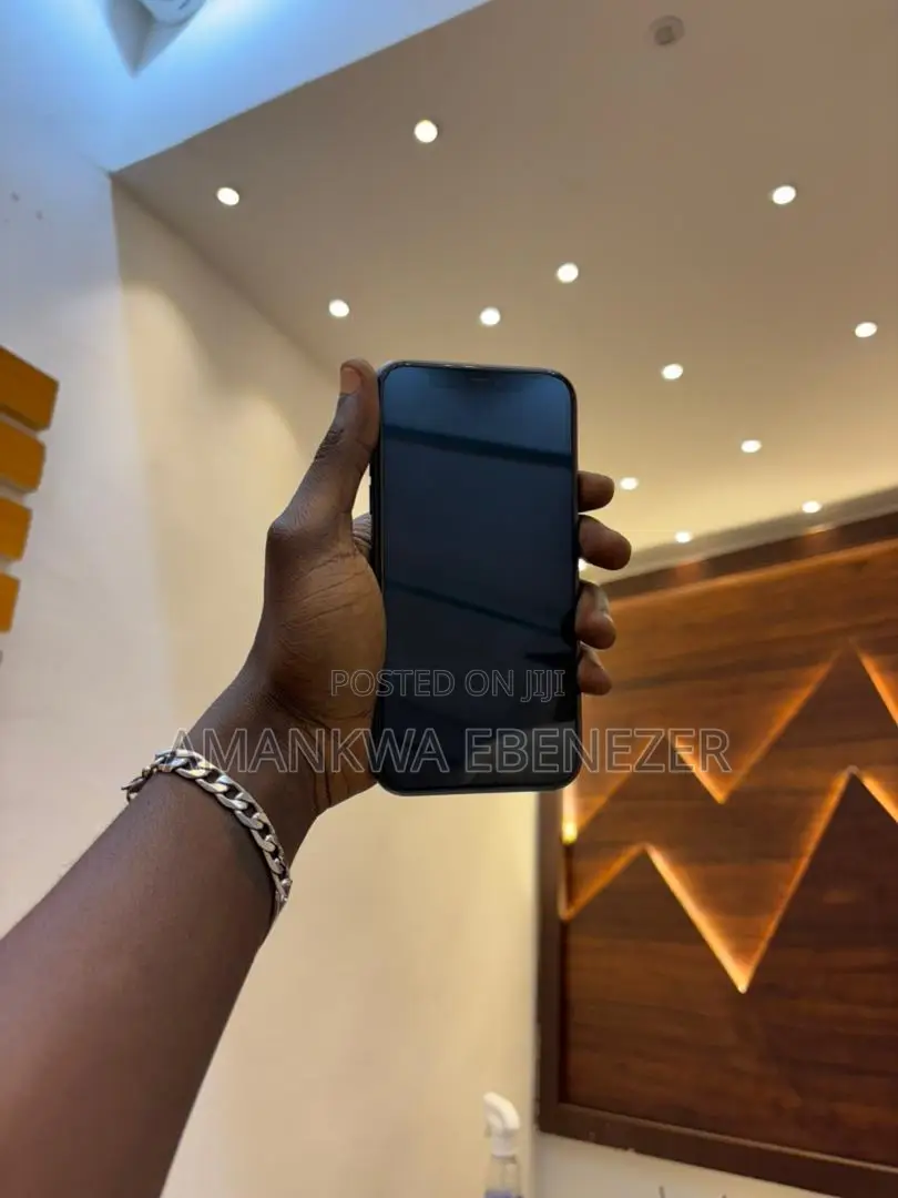 New Apple iPhone 11 64 GB Black