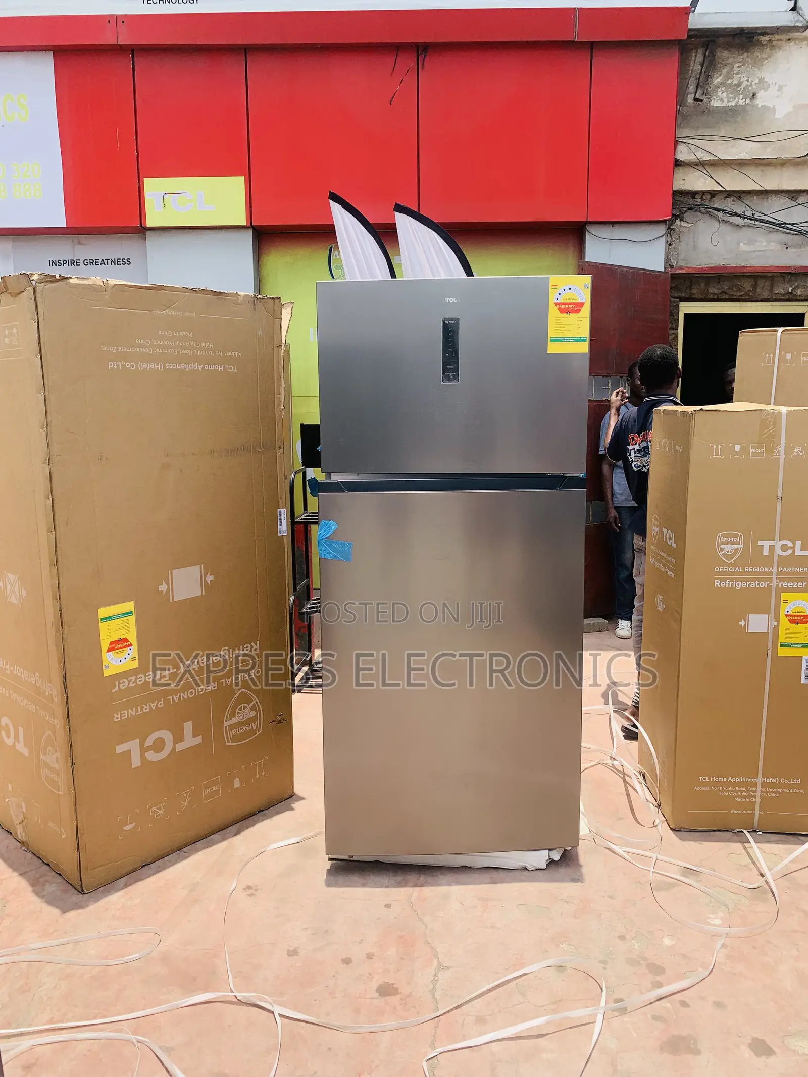 Grab Your Favorite TCL P826tmn—635l TCL Sliver. —