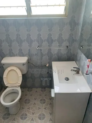 5bdrm House in Teshie Grada Estate for rent
