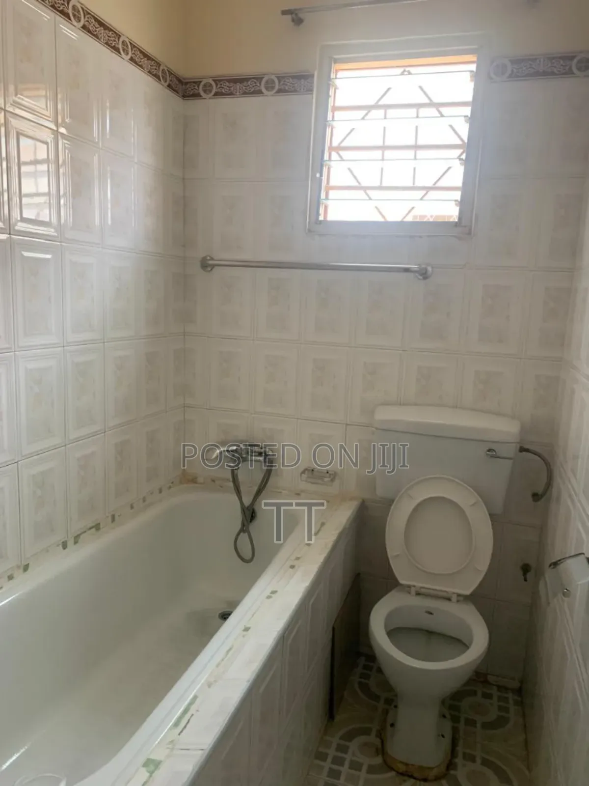 5bdrm House in Teshie Grada Estate for rent