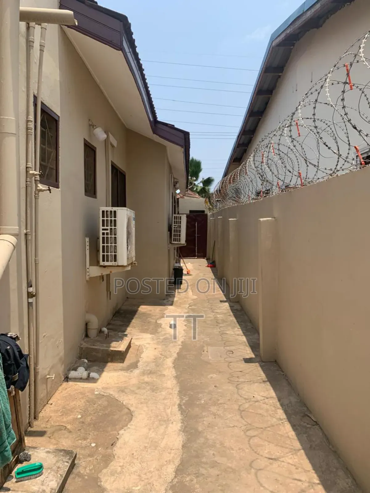 5bdrm House in Teshie Grada Estate for rent