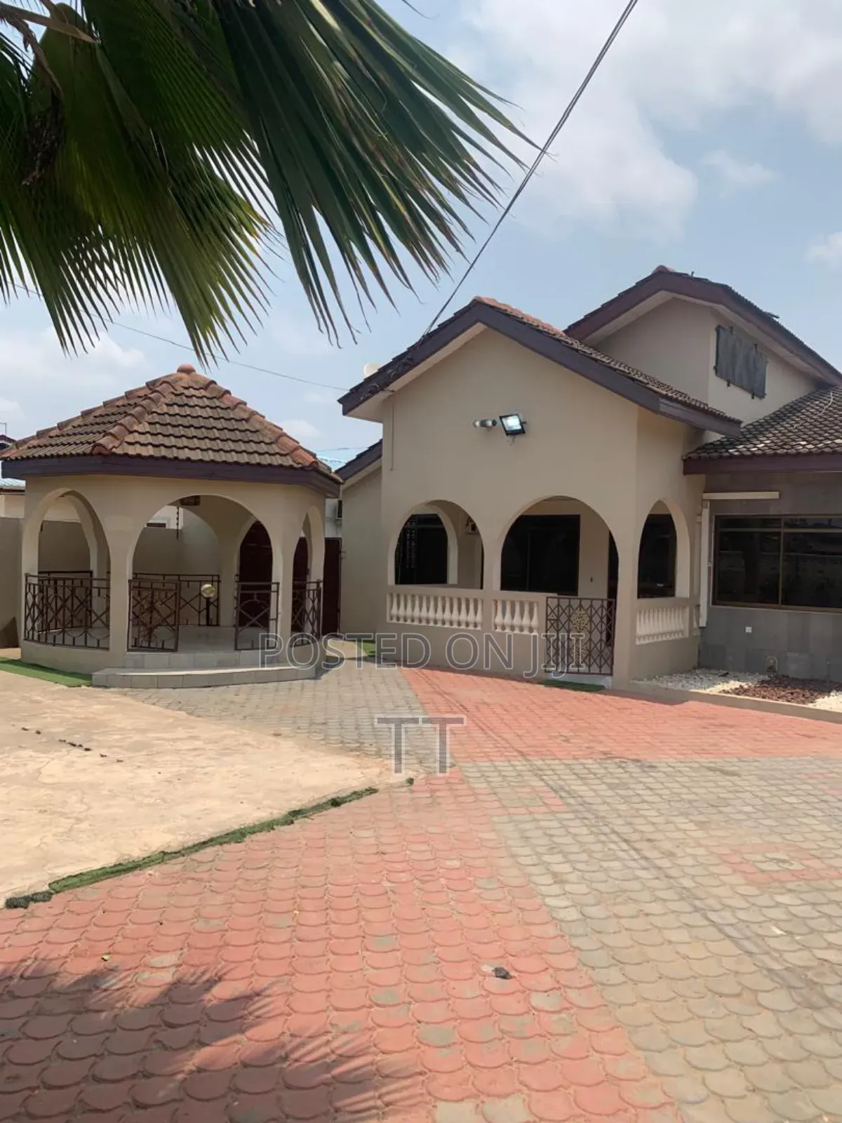 5bdrm House in Teshie Grada Estate for rent