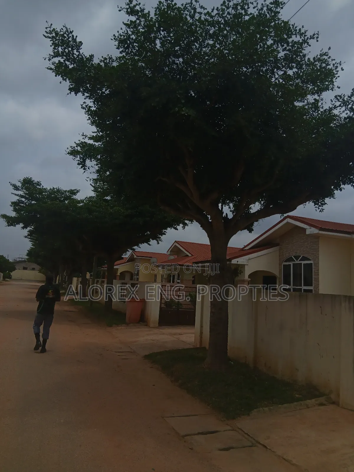 3bdrm Maisonette in Oyarifa for rent