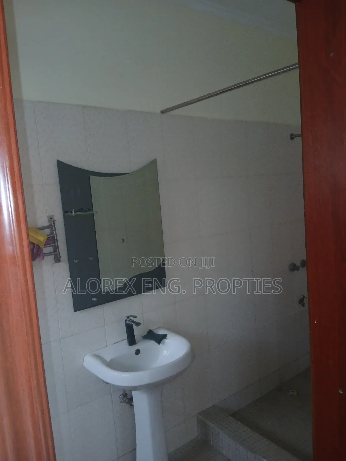 3bdrm Maisonette in Oyarifa for rent