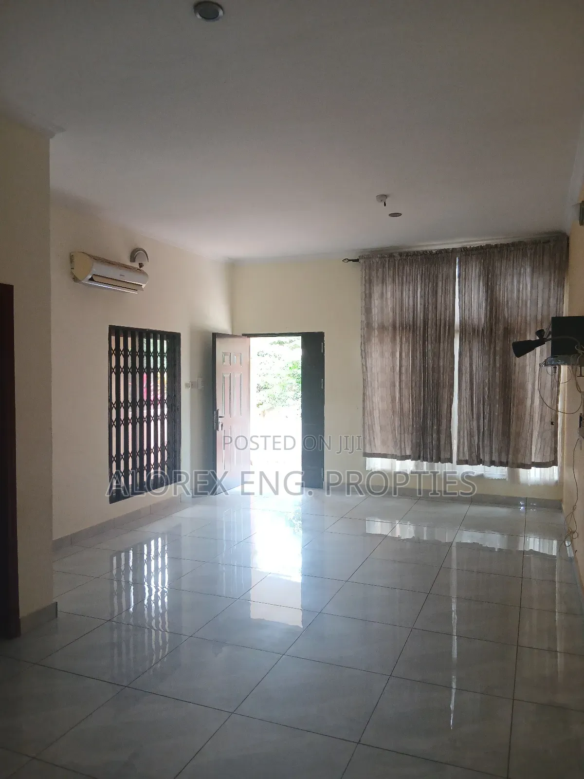 3bdrm Maisonette in Oyarifa for rent