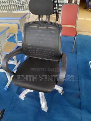 Daytripper Swivel Chair