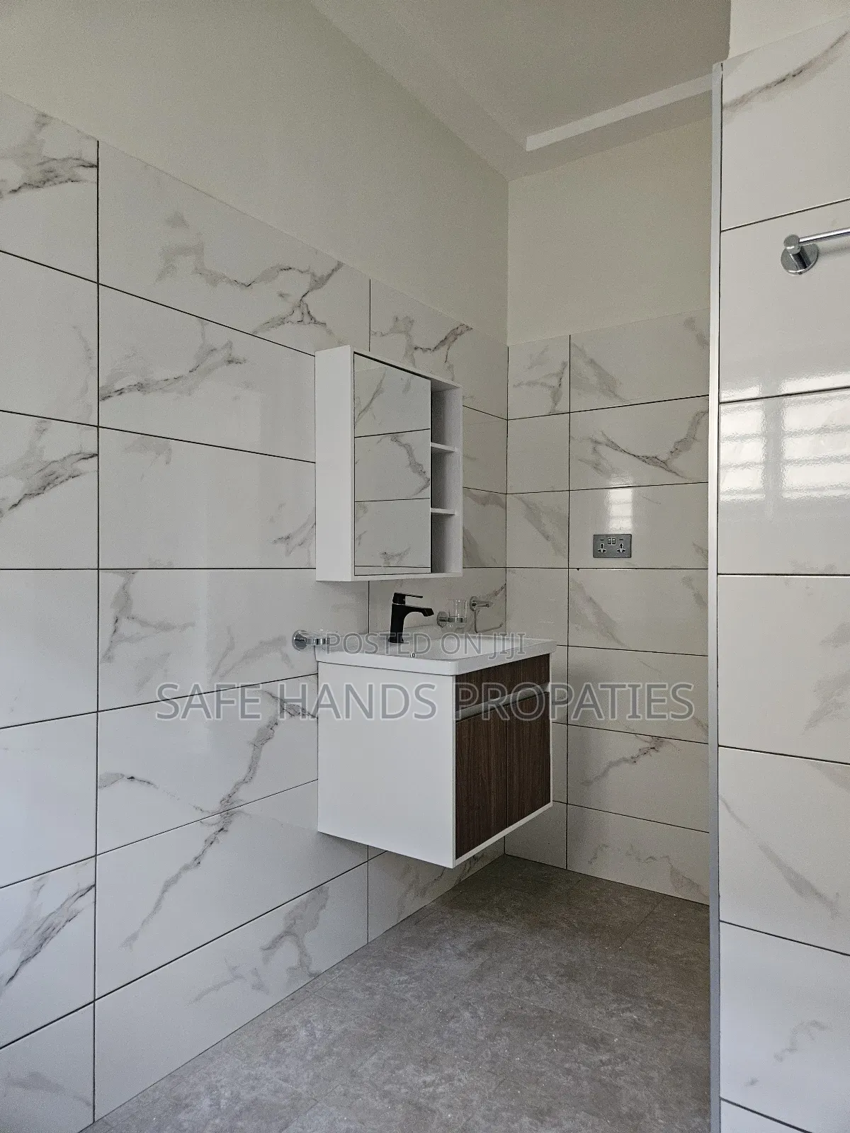 4bdrm House in Oyarifa, Accra Metropolitan for sale