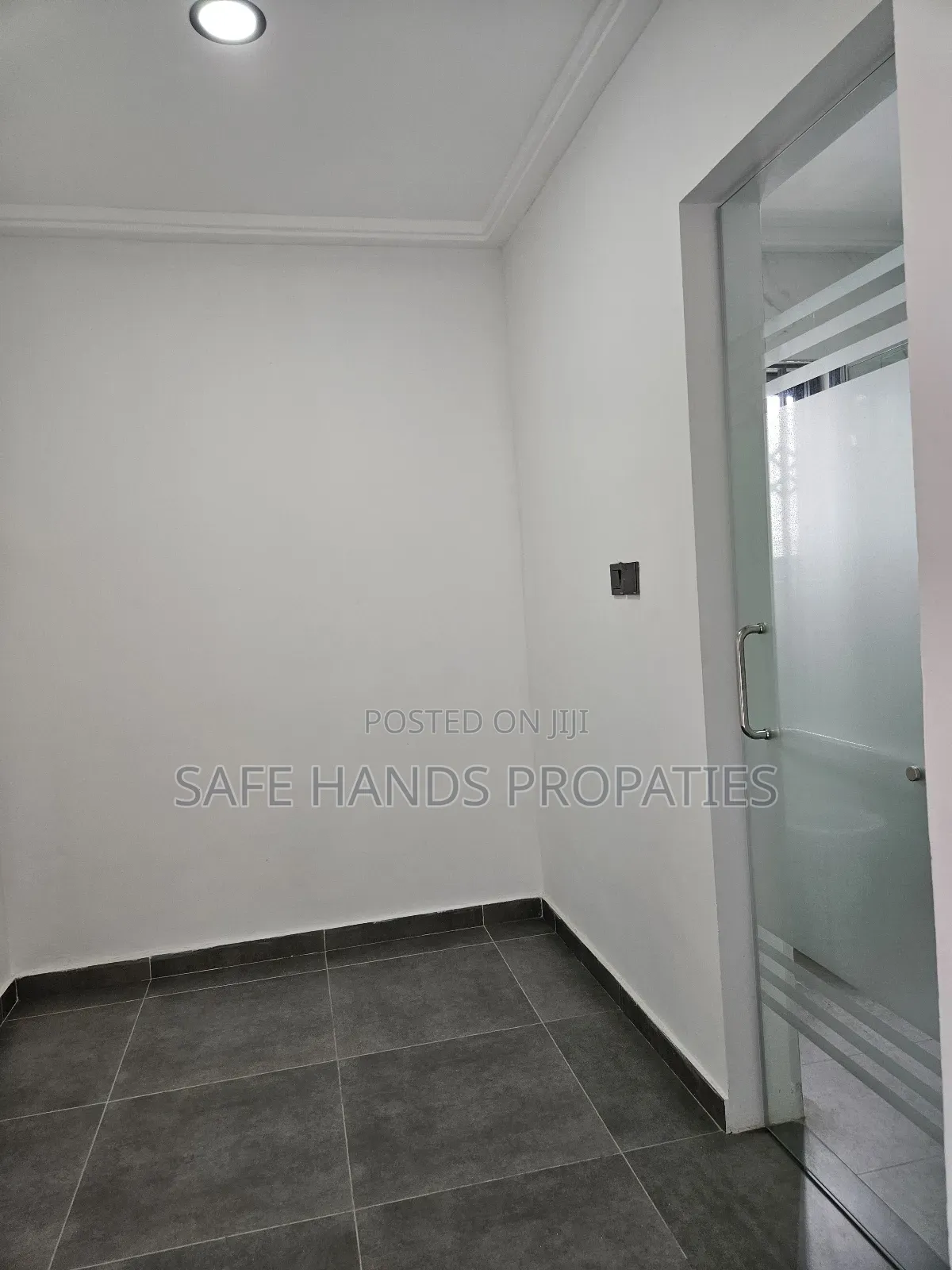 4bdrm House in Oyarifa, Accra Metropolitan for sale