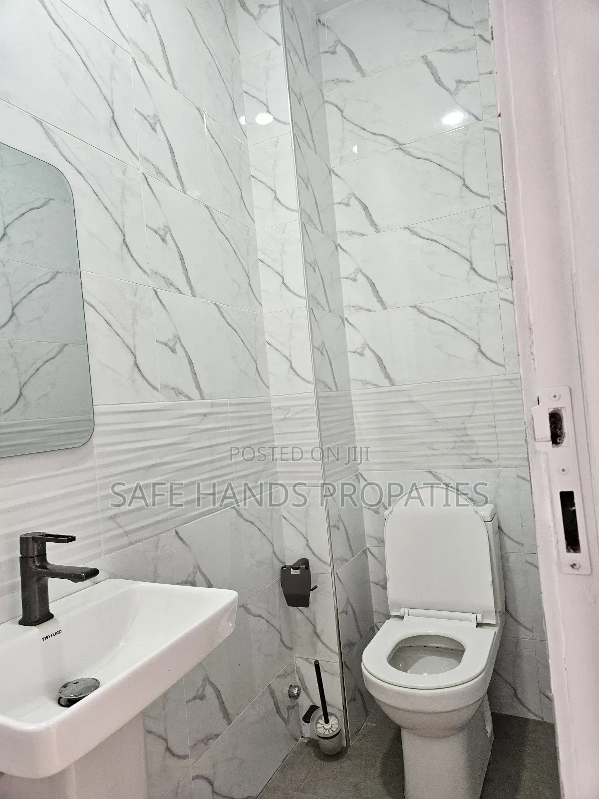 4bdrm House in Oyarifa, Accra Metropolitan for sale