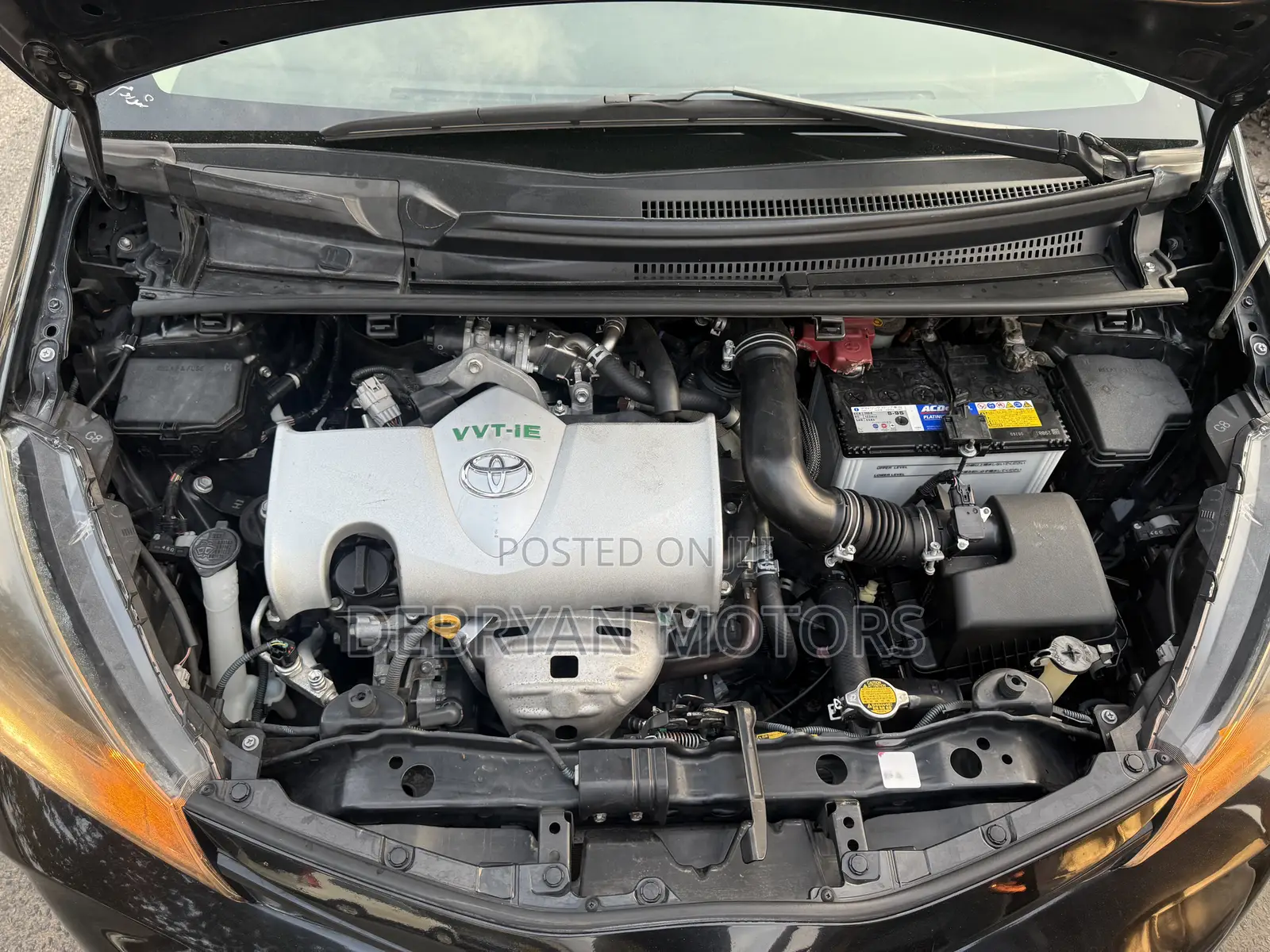Toyota Vitz 1.3 AWD 5dr 2014 Black