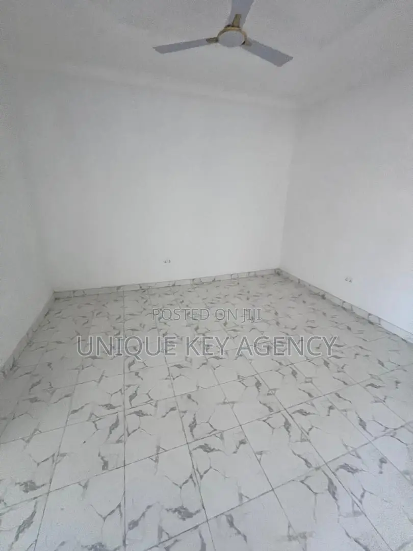 4bdrm Apartment in Unique Key Agency, Dansoman for rent