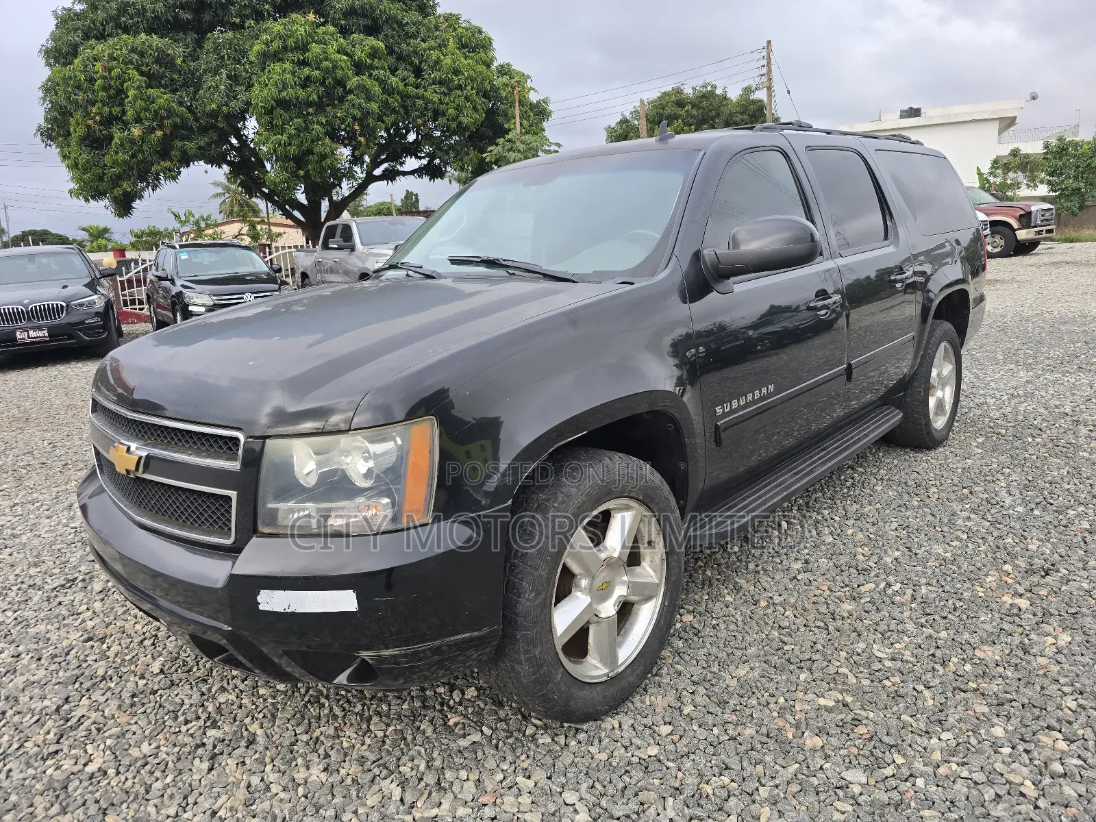 Chevrolet Suburban LS 2500 2012 Black