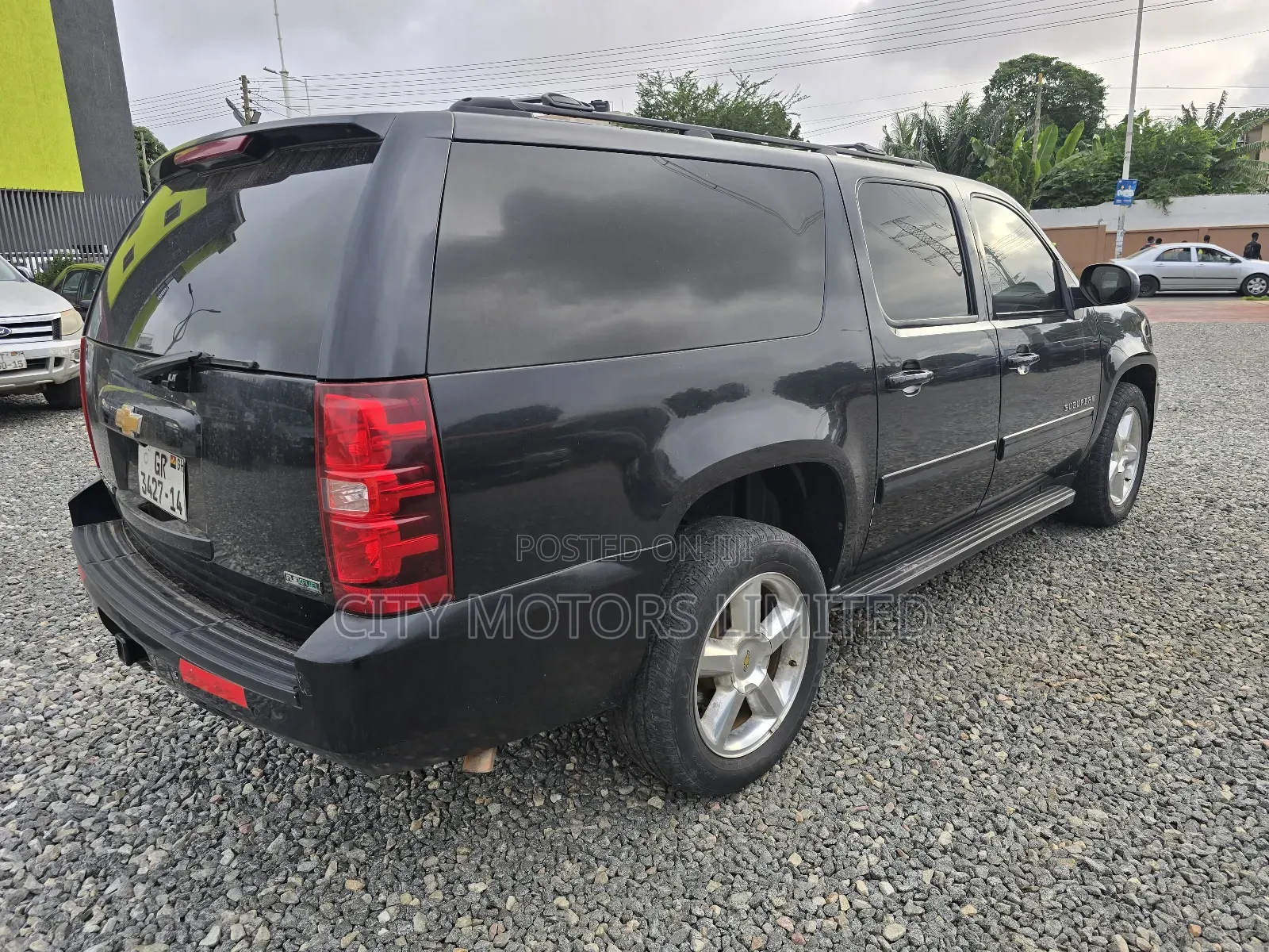 Chevrolet Suburban LS 2500 2012 Black