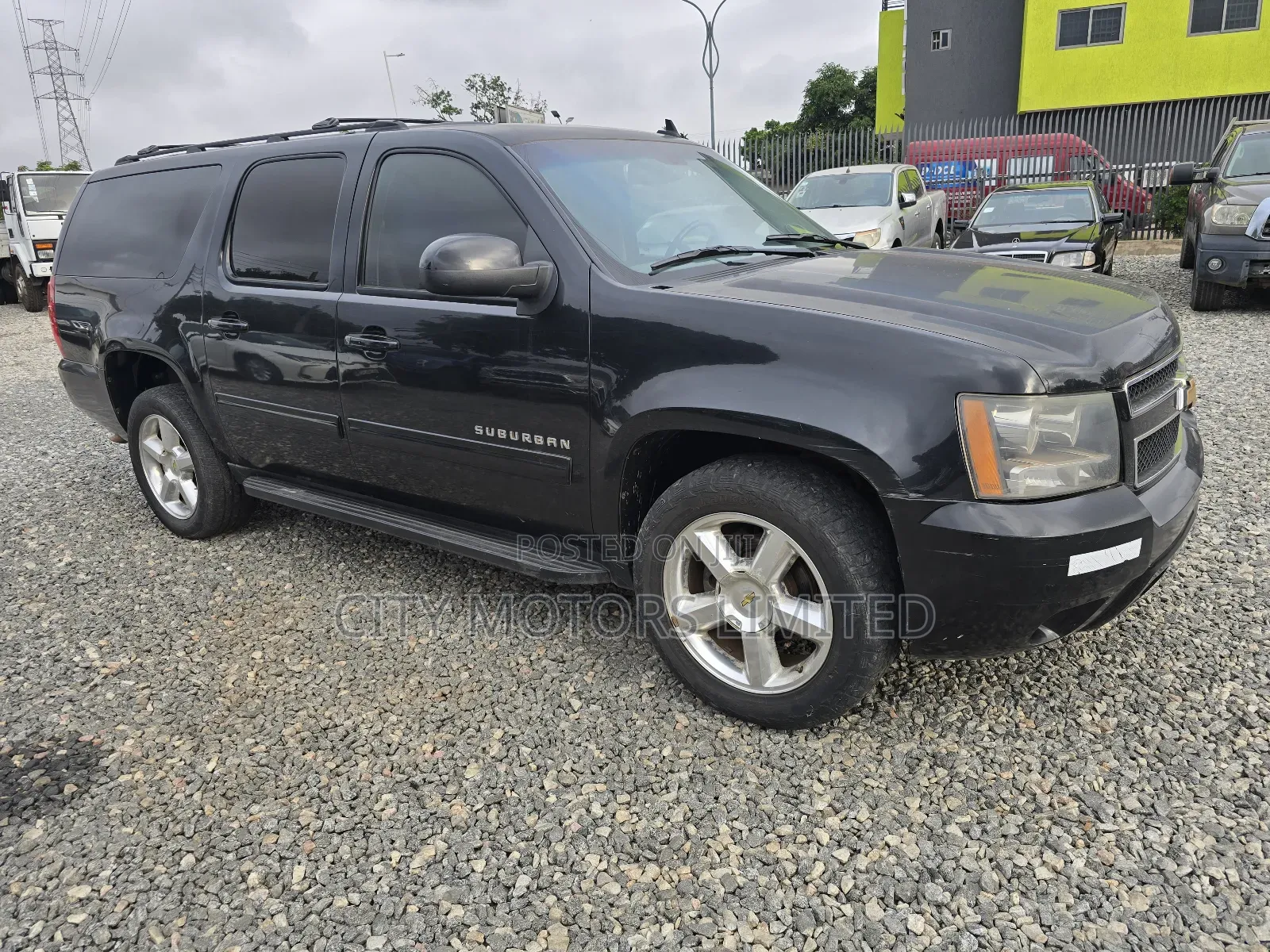 Chevrolet Suburban LS 2500 2012 Black