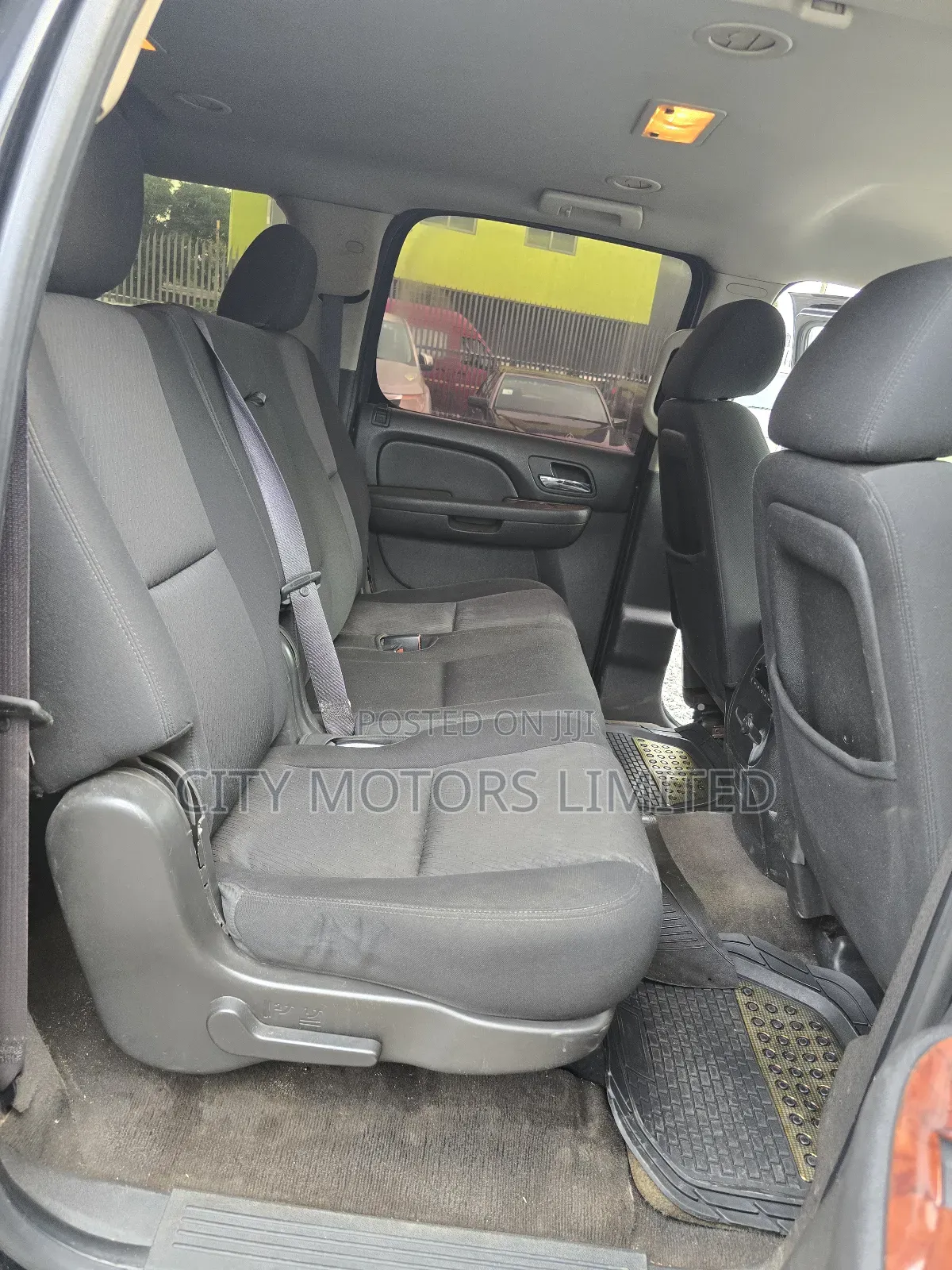 Chevrolet Suburban LS 2500 2012 Black